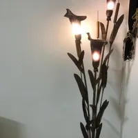 آباژور ایستاده