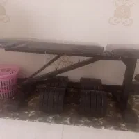دو عدد دمبل با میز