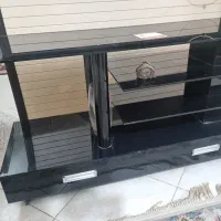 میز تلویزیون شیشه‌ای مشکی کاملا سالم