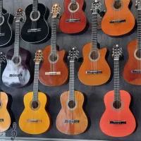 آموزش گیتار و فروشگاه