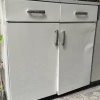 کابینت و چوب لباسی ایستاده