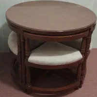 میز غذاخوری سالم و تمیز