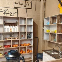 بوفه و طبقه چوبی