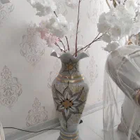 گلدون کنار سالن