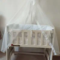 تخت کنارمادر نوزاد نو