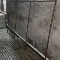 کلاف تابلو مغازه با پایه پرژکتور.قوطی. آهن.