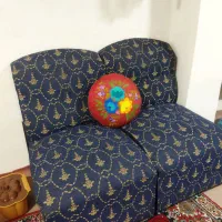 دو‌ عدد مبل تک نفره