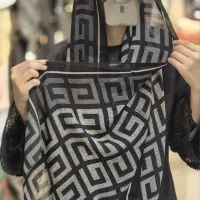 شال حریر طرح دار