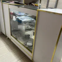 میز پیشخوان ،ویترین، رگال قیمتاتو آگهی نوشته شده