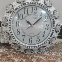 ساعت دیواری دو طرفه