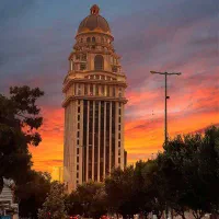 خوش نقشه سالن وسیع 185 متری سه خواب مستردار