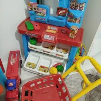 فروشگاه اسباب بازی نو، استفاده نشده، همراه کارتون