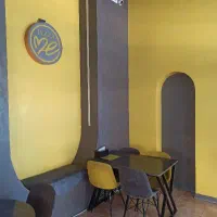 همکار خانم در اشپزخانه حقوق ۲۰ تمام وقت