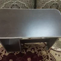 میز کامپیوتر قدیمی