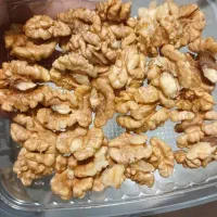 مغز گردوی  سفید و فسنجانی ایرانی