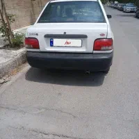 پرایدمدل۸۲داخل پارکینگ