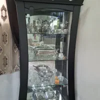بوفه ی پذیرایی کاملا تمیز و سالم