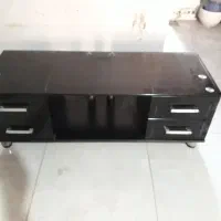 میز تلویزیون شیشه ای