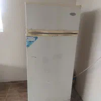 یخچال دست دو. کاملا سالم