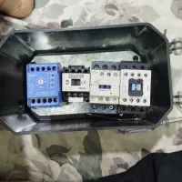 سه عدد کنتاکتور ویک عدد تایمر فروشی