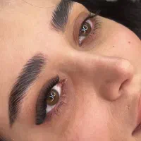 اکستنشن و کاشت مژه