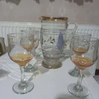 تعدادی پارچ ولیوان قدیمی وشکلات خوری