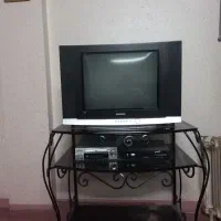 تلویزیون و میز تلویزیون