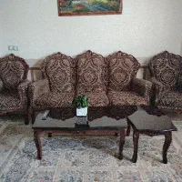 مبل 9نفره ویک میز بزرگ ودو عسلی