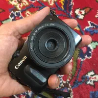 Canon eos M