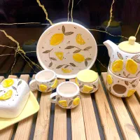 ظروف دستساز سرامیکی