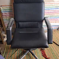 صندلی مدیریتی تخت شو