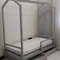 تخت نوجوان