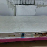 تخت فلزی