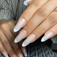 کاشت ناخن با تخفیف ویژه
