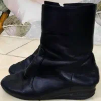 یک جفت چکمه دخترانه