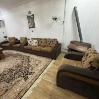 مبل ۹ نفره برند رئال کاملاً سالم همراه با میز عسلی
