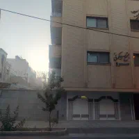 همکف-دوخوابه-حیاط-دار-سروستان