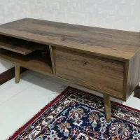میز تلویزیون پایه دار چوبی