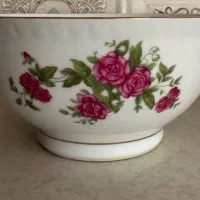 گل سرخی|ظروف سرو و پذیرایی|شیراز, بعثت|دیوار