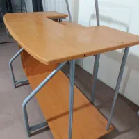 میز کامپیوتر سالم