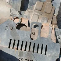 تعدادی سینه زیر موتور جک برلیانس