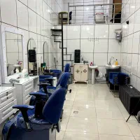 وسایل آرایشگاه  میزناخن و صندلی اصلاح