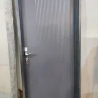 یک عدد درب چوبی ضدآب با چهارچوب