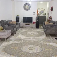 دو عدد فرش فروشی