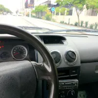 راننده خانم با ماشین