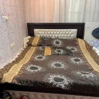تخت و سرویس آیینه و کشو به همراه روتختی
