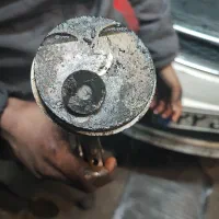 مکانیک سیار امداد جاده و روشن کردن ماشین در محل