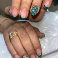 خدمات کاشت ناخن،ژلیش،لمینت