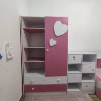 کمد صورتی ، کمد سفید ، میزتحریر سفید ۲ تکه