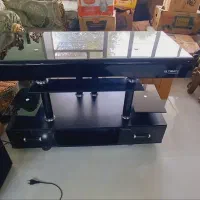 میزتلویزیون شیشه ای